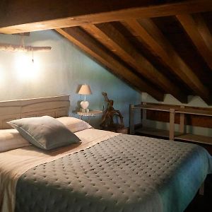 Camera con letto king size